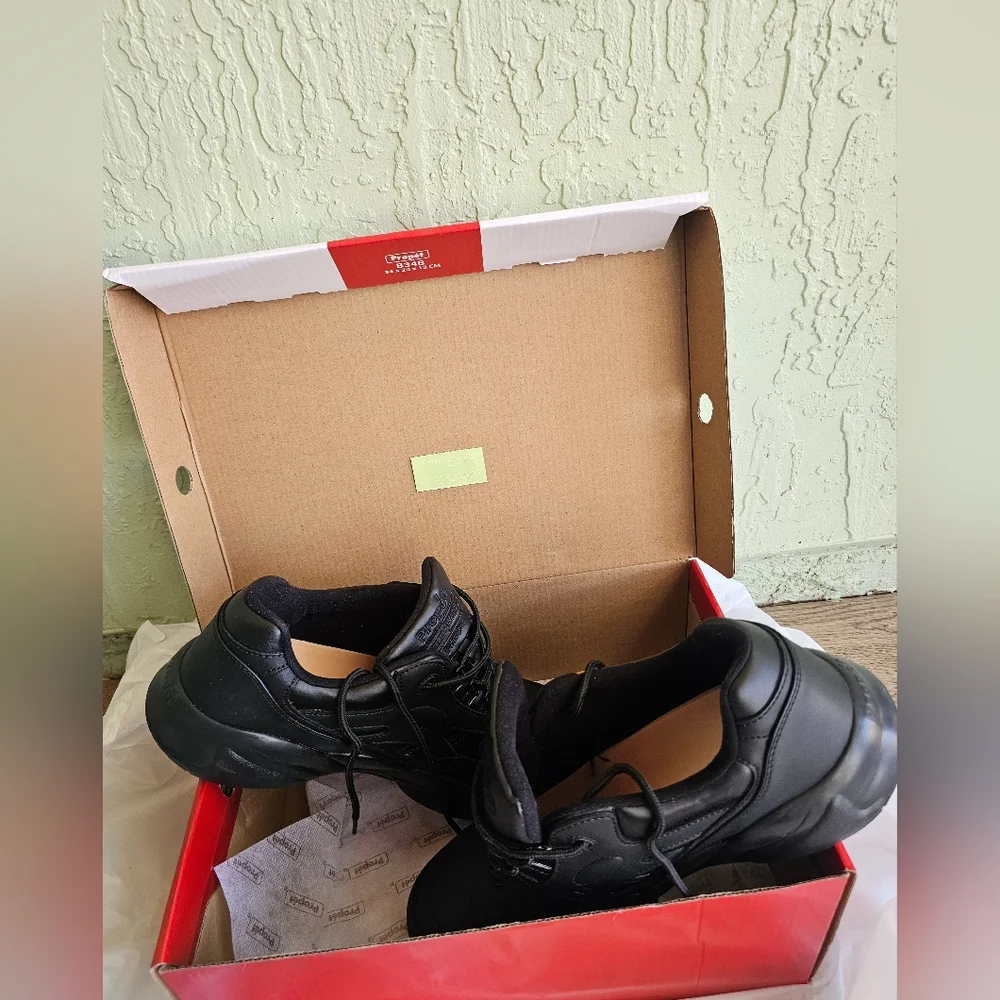 Propet Men's Black Leather Sneakers - Picture 3 of 12